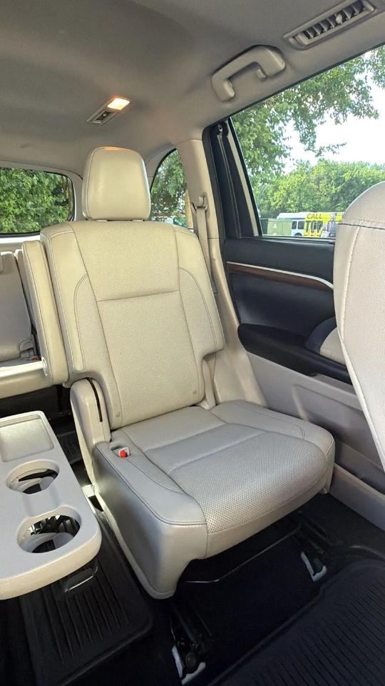 Toyota Highlander AWD 4dr V6 Limited (Natl) 2016