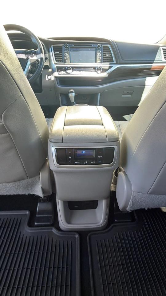 Toyota Highlander AWD 4dr V6 Limited (Natl) 2016