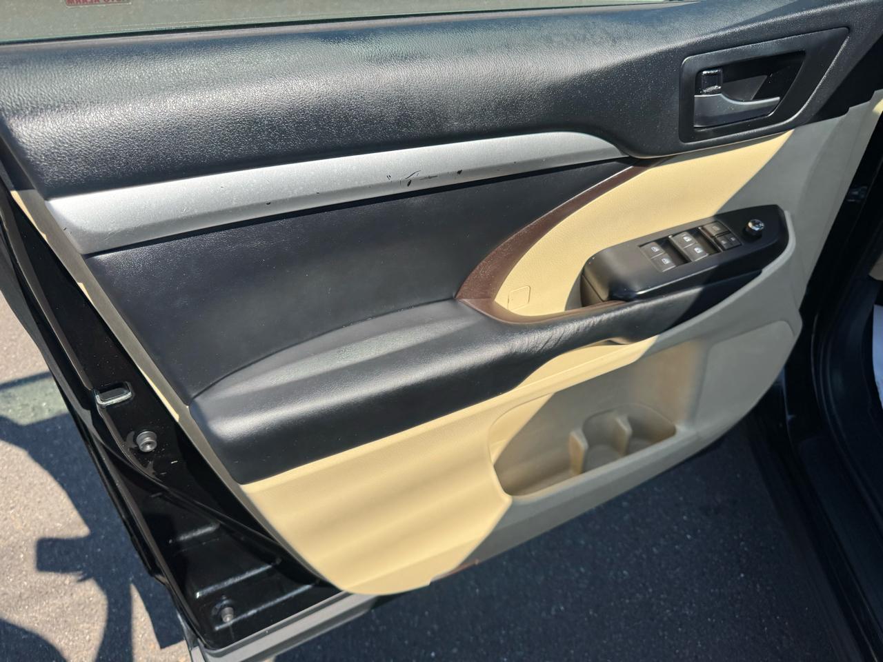 Toyota Highlander XLE V6 AWD (Natl) 2019