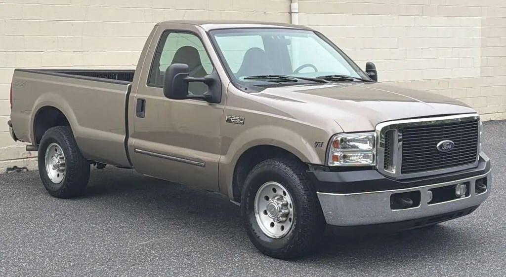 Ford Super Duty F-250 Reg Cab 137" Lariat 2000