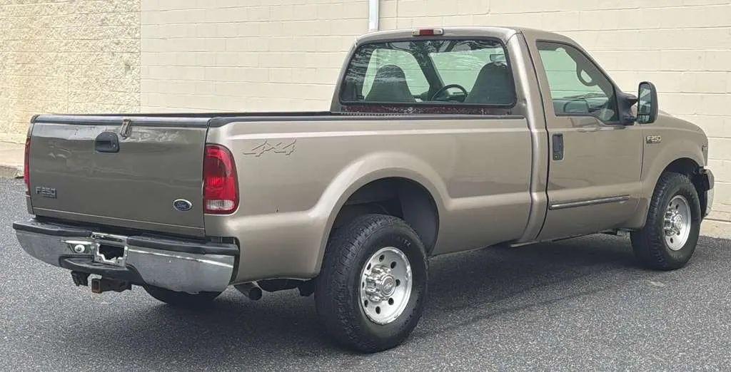 Ford Super Duty F-250 Reg Cab 137" Lariat 2000