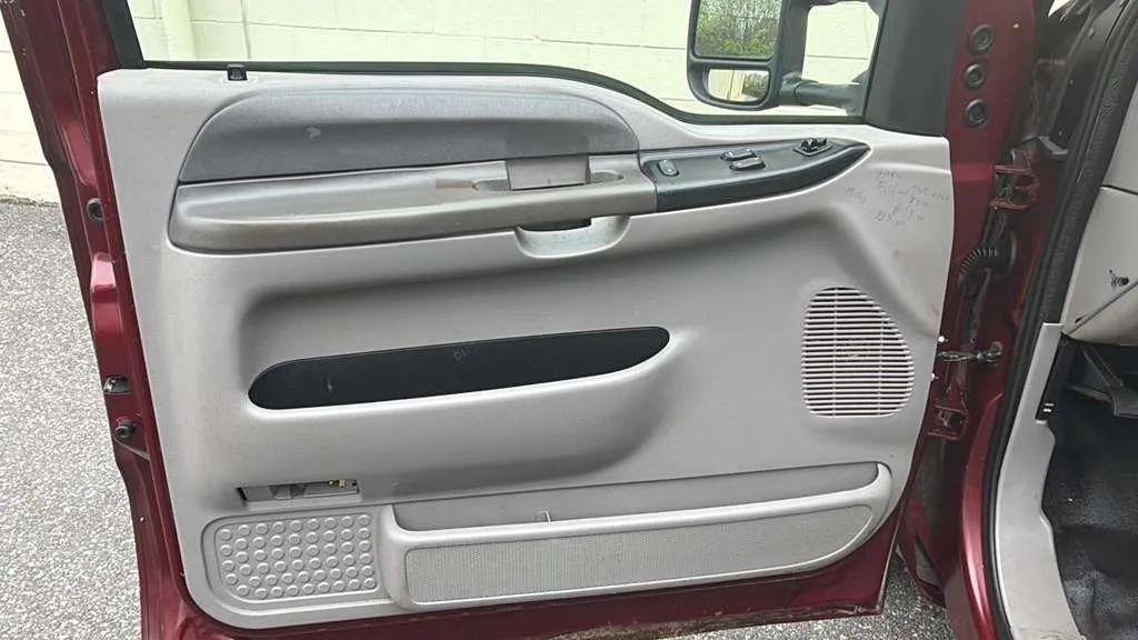 Ford Super Duty F-250 Reg Cab 137" Lariat 2000