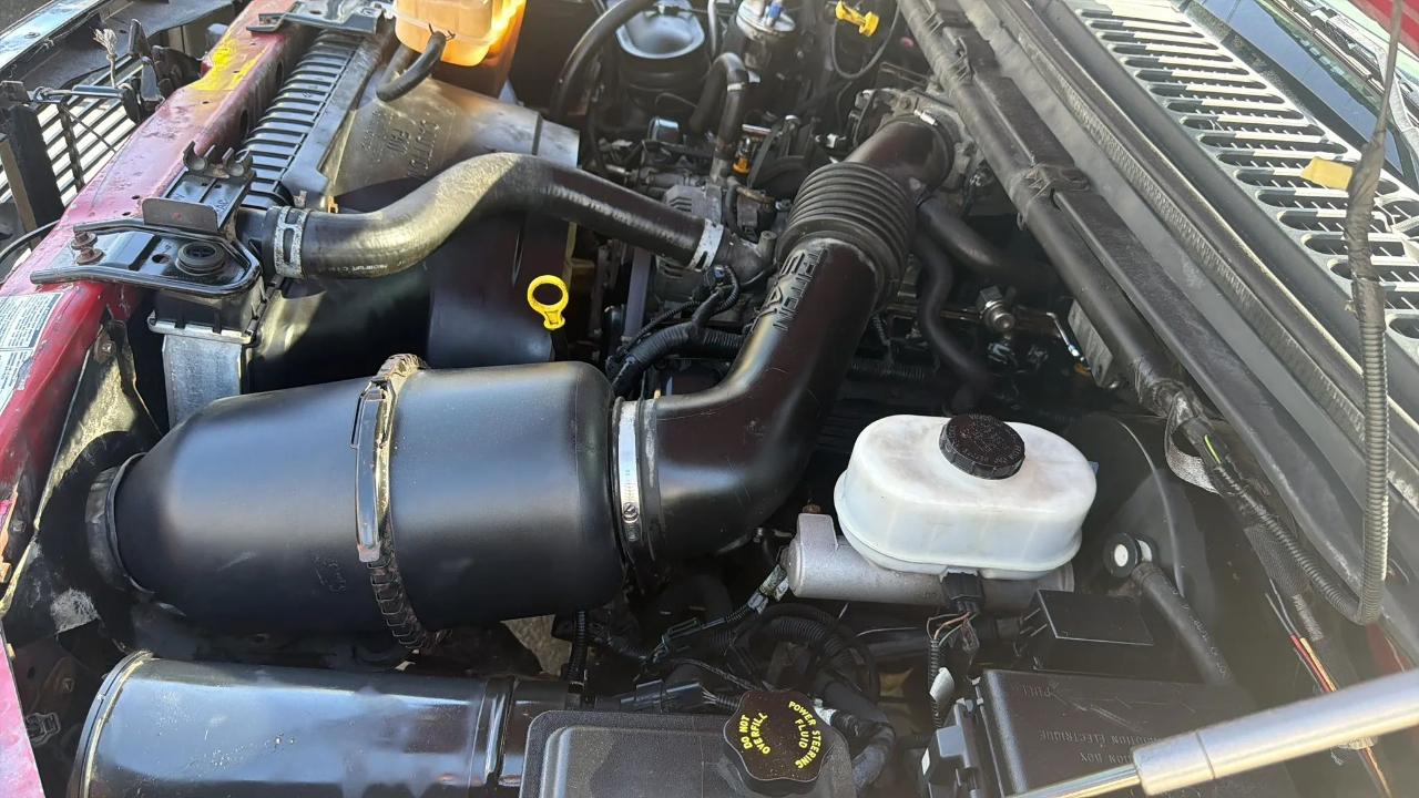 Ford Super Duty F-250 Reg Cab 137" Lariat 2000