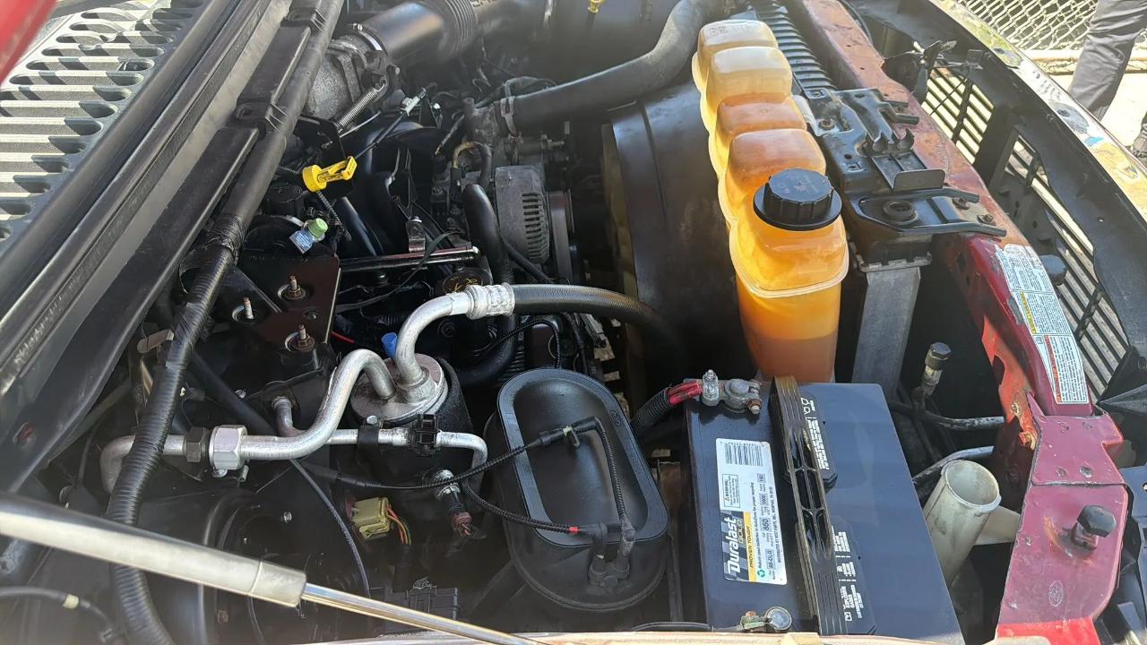 Ford Super Duty F-250 Reg Cab 137" Lariat 2000