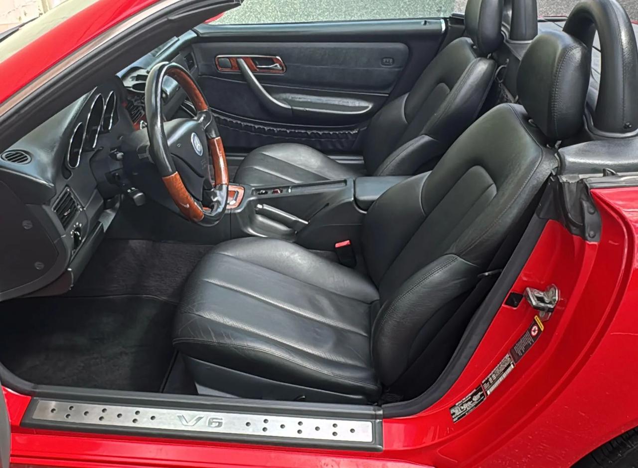 Mercedes-Benz SLK-Class 2dr Roadster 3.2L 2002