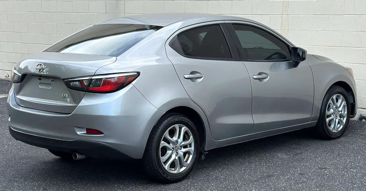 Scion iA 4dr Sdn Man (Natl) 2016