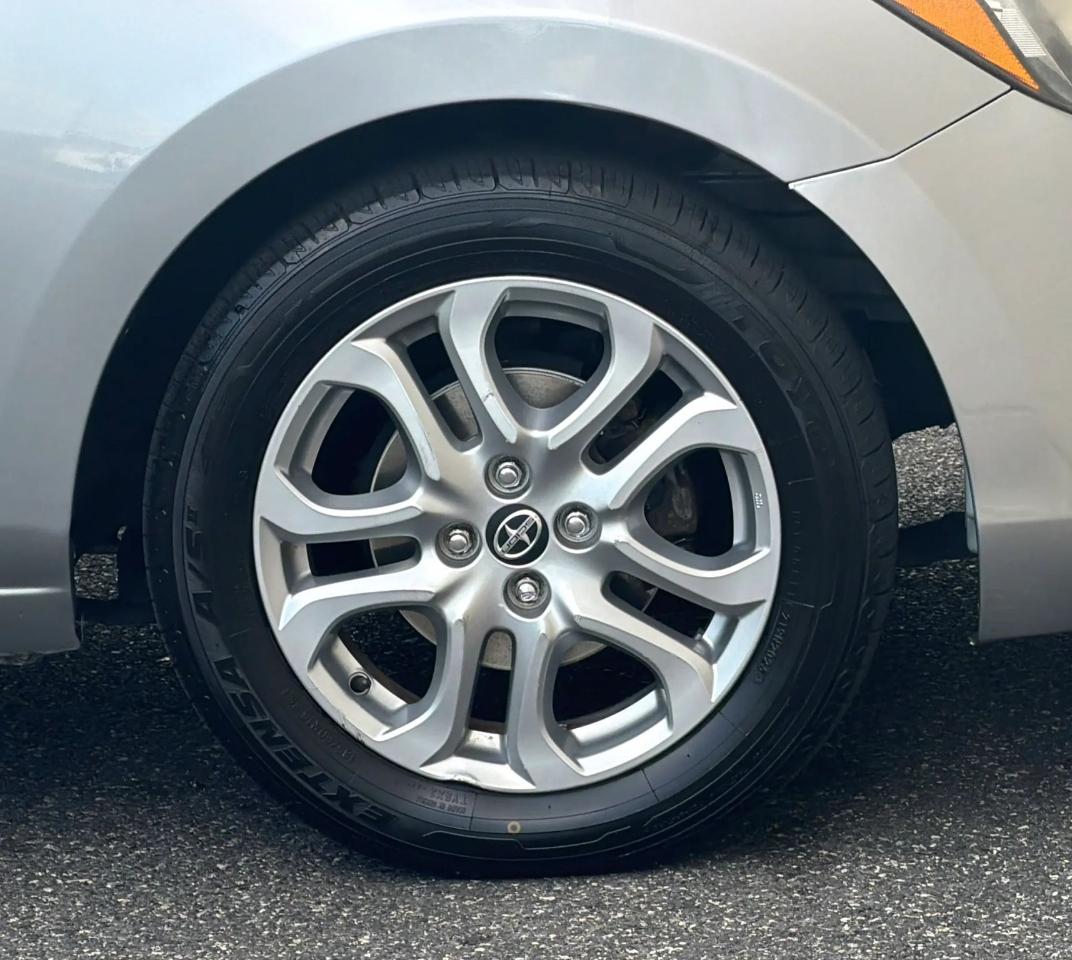 Scion iA 4dr Sdn Man (Natl) 2016