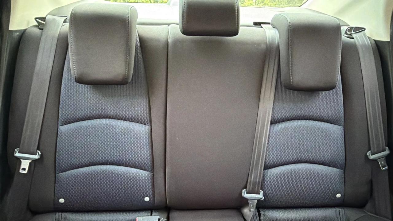 Scion iA 4dr Sdn Man (Natl) 2016