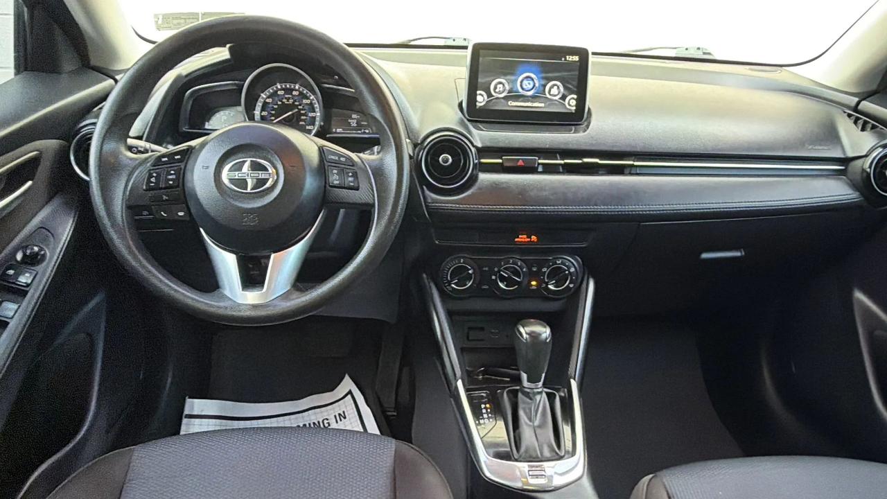 Scion iA 4dr Sdn Man (Natl) 2016