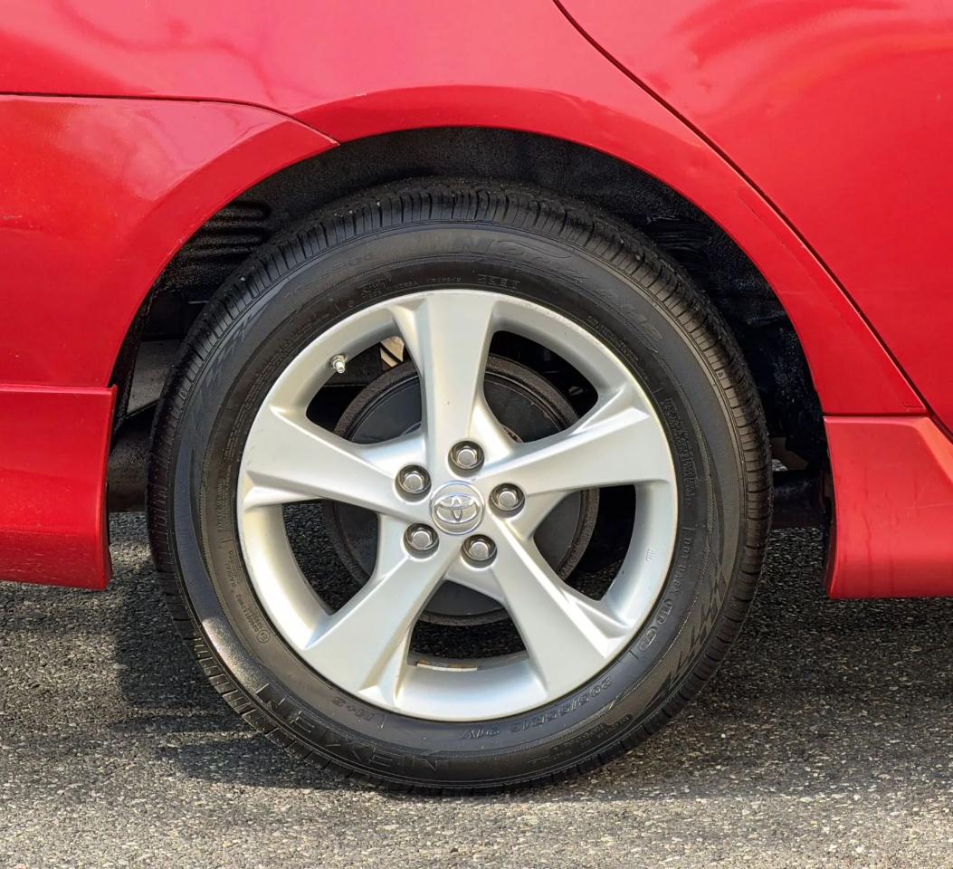 Toyota Corolla 4dr Sdn Auto LE (Natl) 2012
