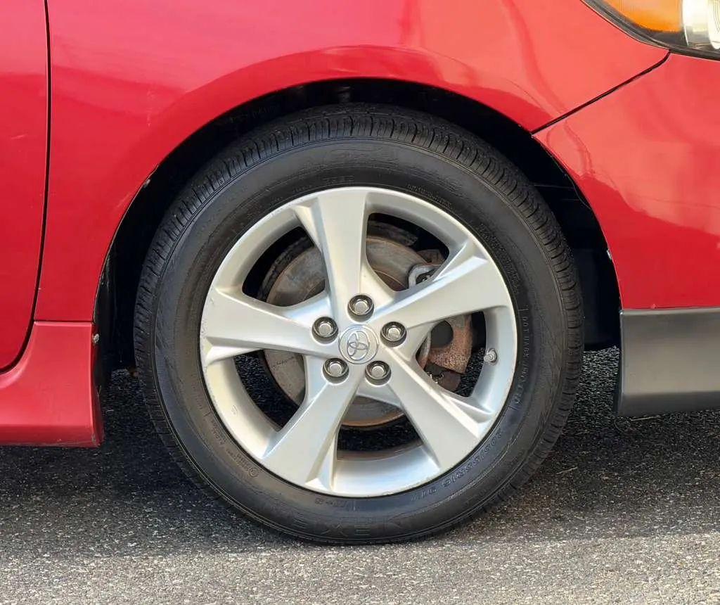 Toyota Corolla 4dr Sdn Auto LE (Natl) 2012