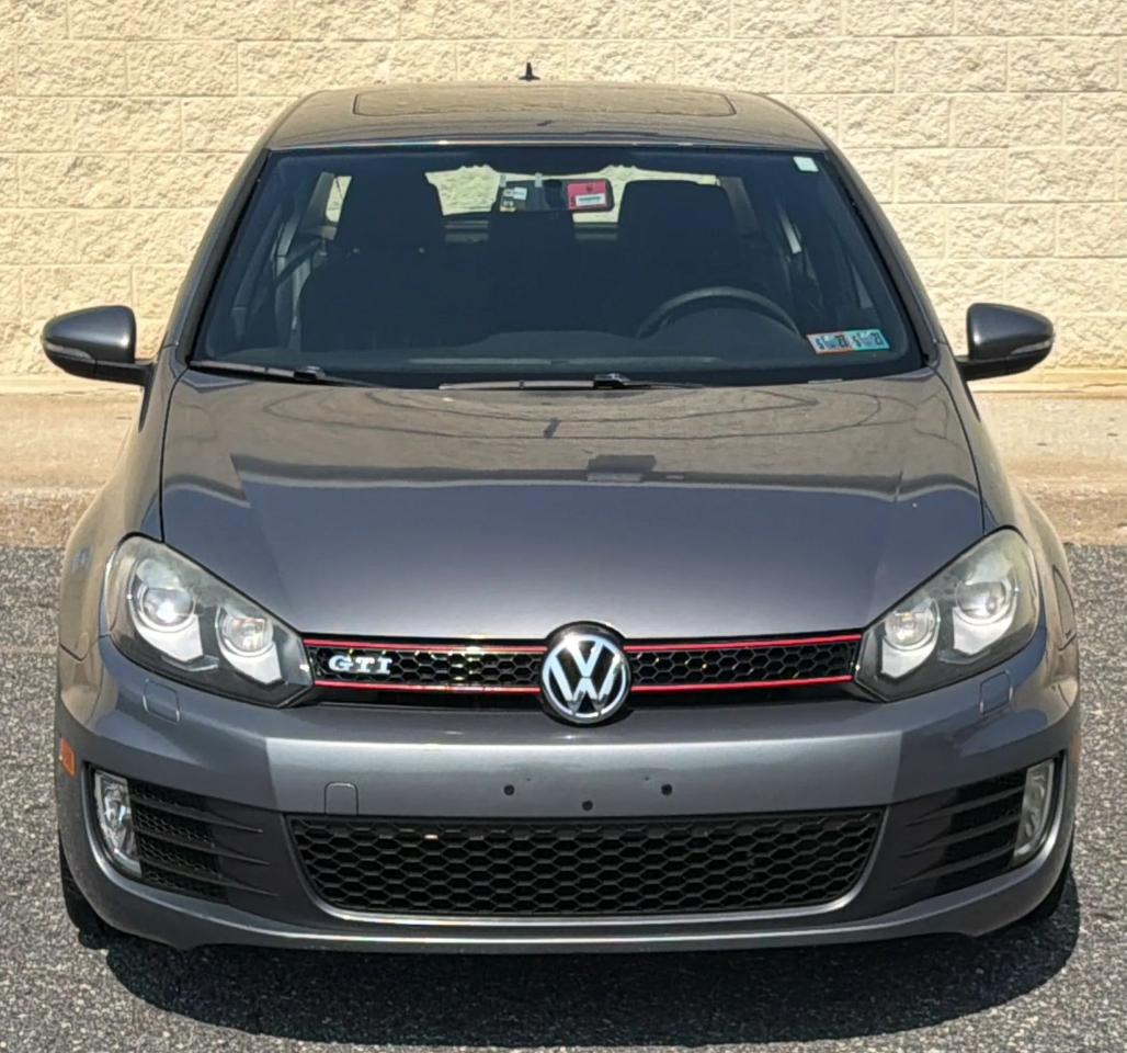 Volkswagen GTI 4dr HB DSG w/Sunroof & Navi PZEV 2011