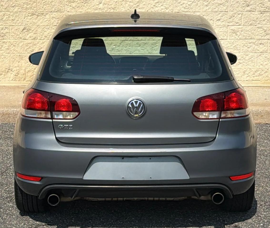 Volkswagen GTI 4dr HB DSG w/Sunroof & Navi PZEV 2011