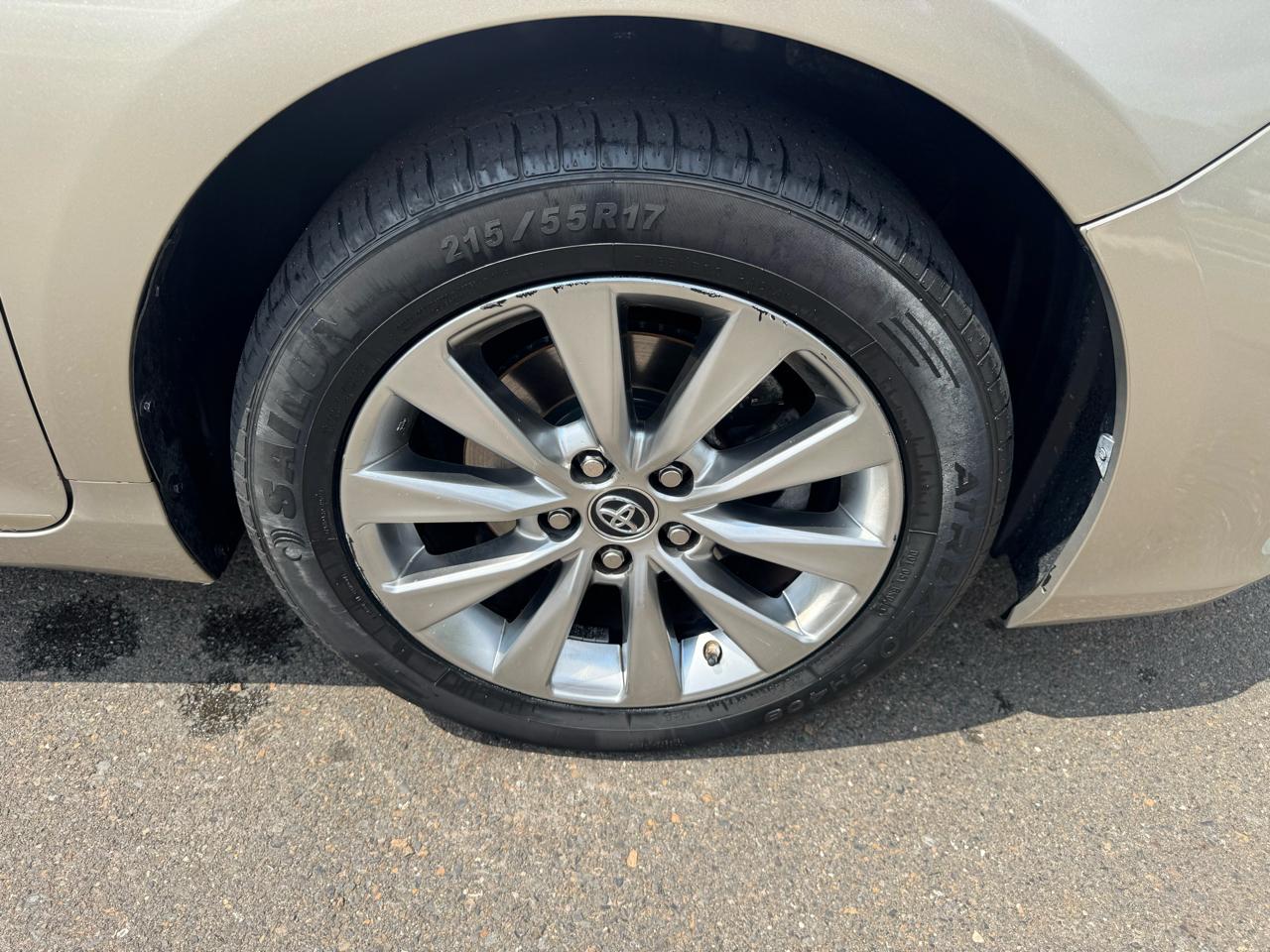 Toyota Camry 4dr Sdn I4 Auto XLE (Natl) 2015