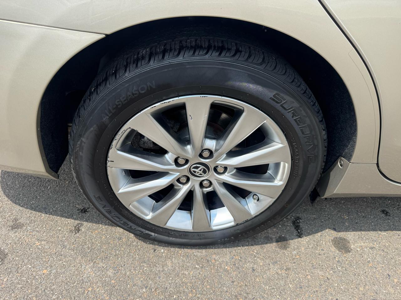Toyota Camry 4dr Sdn I4 Auto XLE (Natl) 2015
