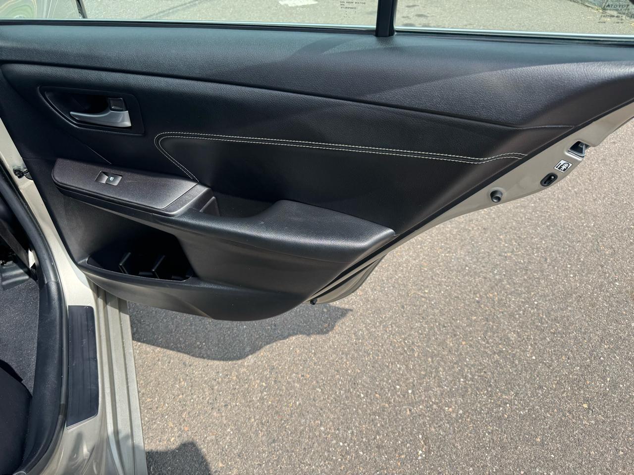 Toyota Camry 4dr Sdn I4 Auto XLE (Natl) 2015