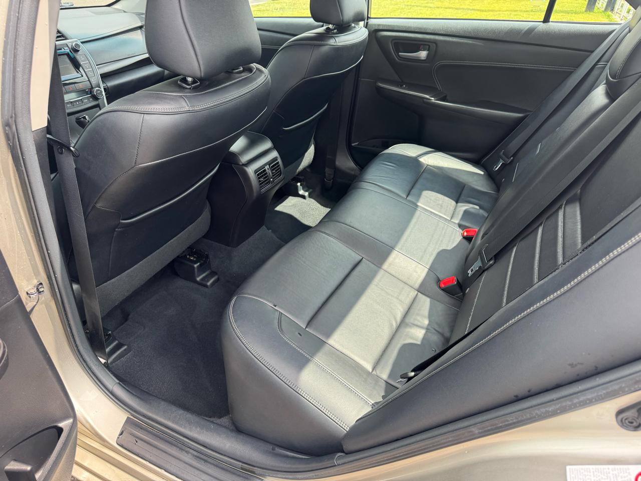 Toyota Camry 4dr Sdn I4 Auto XLE (Natl) 2015