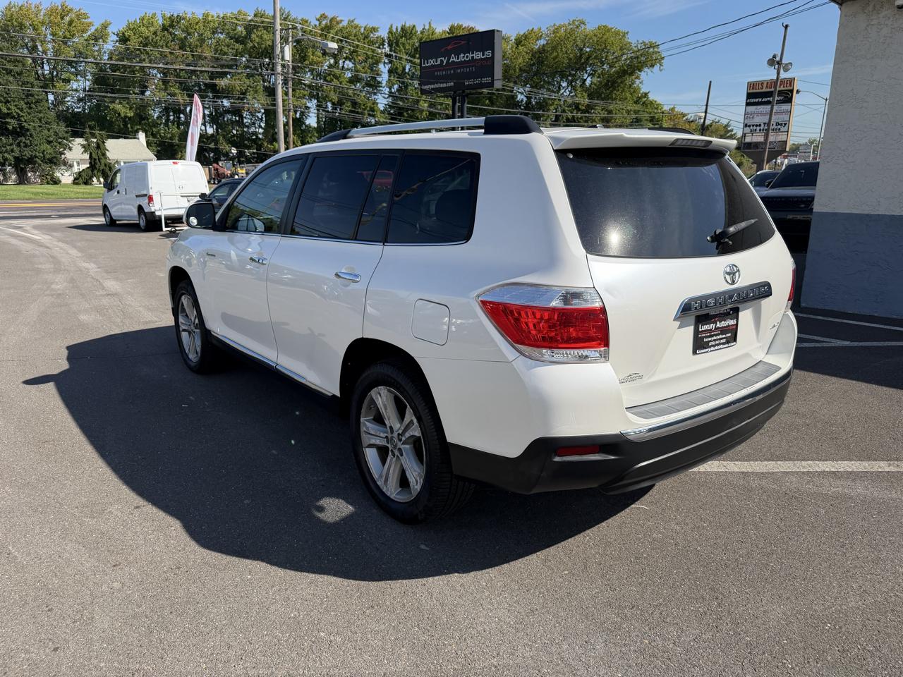 Toyota Highlander 4WD 4dr V6 Limited (Natl) 2012