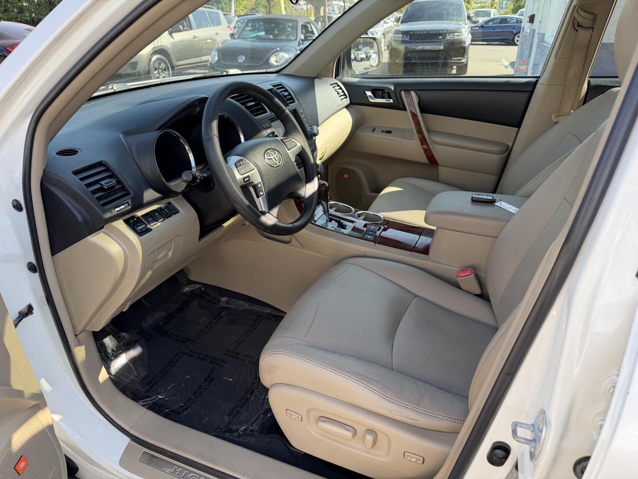 Toyota Highlander 4WD 4dr V6 Limited (Natl) 2012
