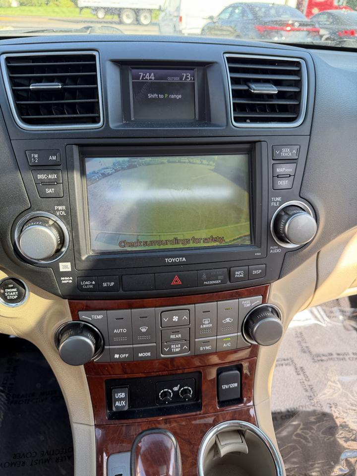 Toyota Highlander 4WD 4dr V6 Limited (Natl) 2012