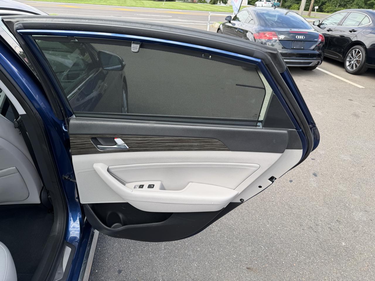 Hyundai Sonata 4dr Sdn 2.4L Limited PZEV 2015