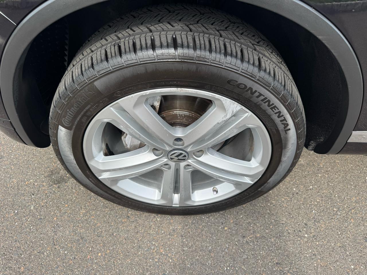 Volkswagen Touareg 4dr TDI Sport w/Technology 2016