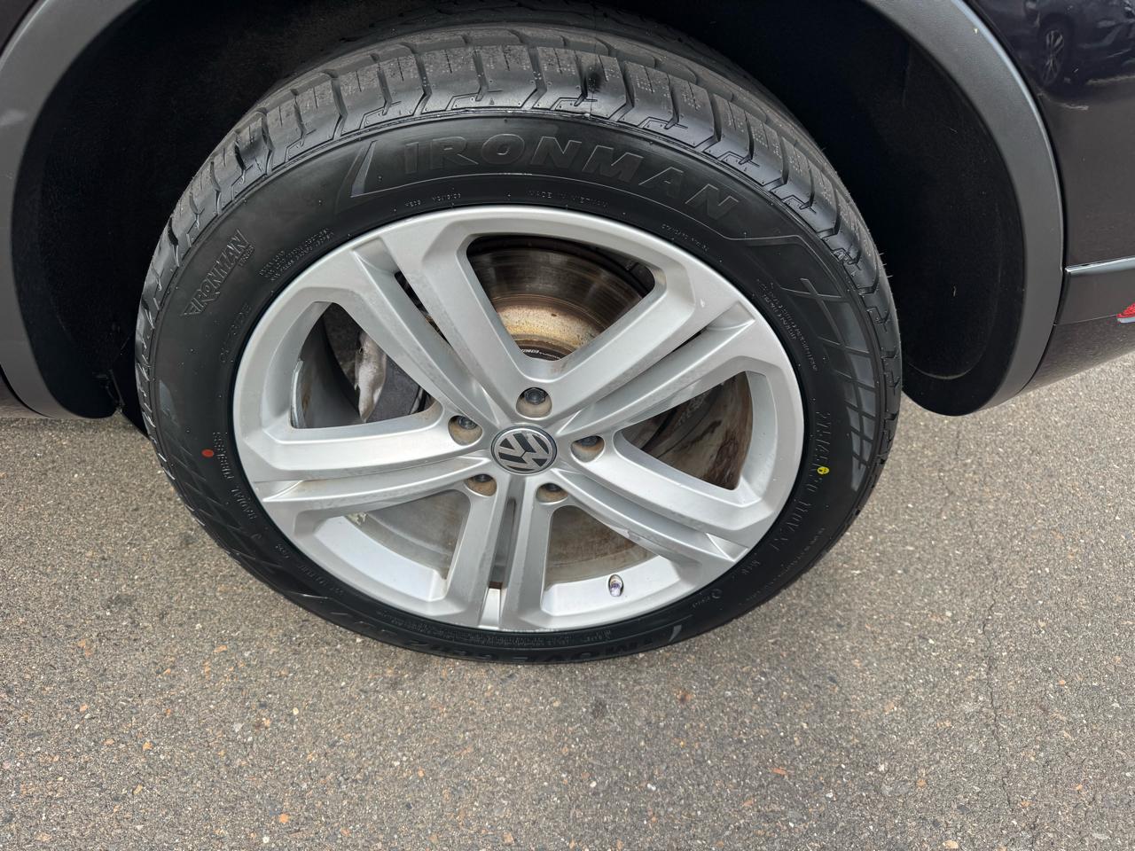 Volkswagen Touareg 4dr TDI Sport w/Technology 2016