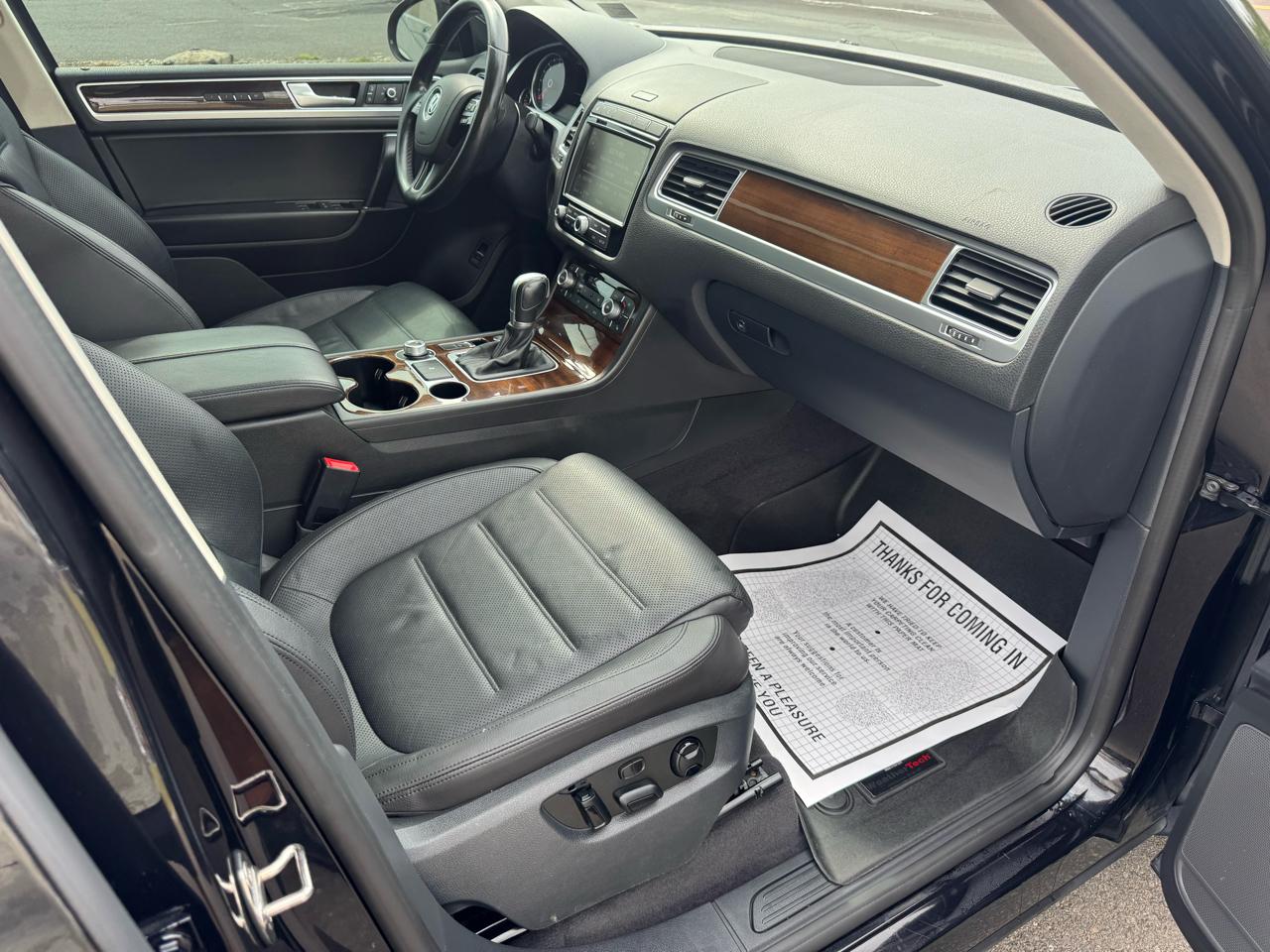 Volkswagen Touareg 4dr TDI Sport w/Technology 2016