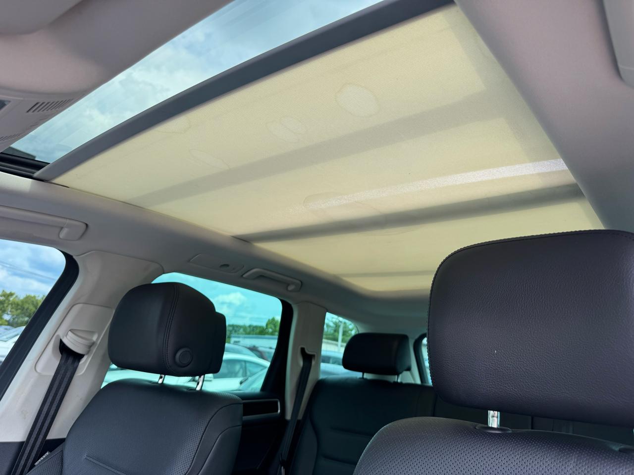 Volkswagen Touareg 4dr TDI Sport w/Technology 2016