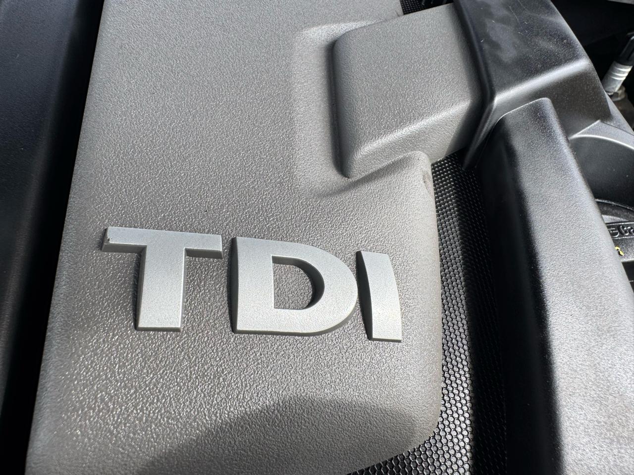 Volkswagen Touareg 4dr TDI Sport w/Technology 2016
