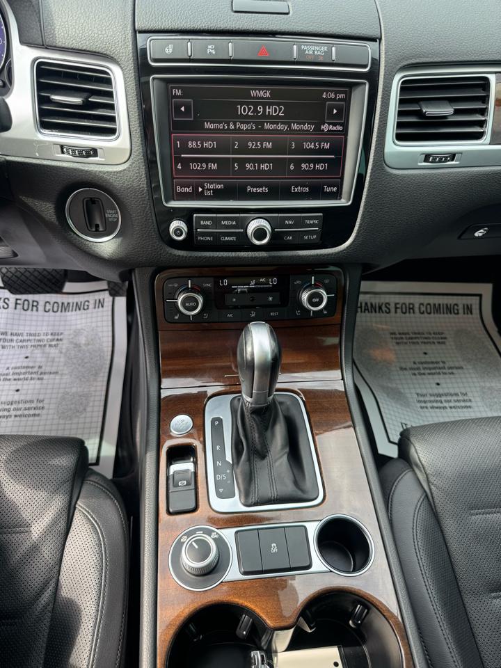 Volkswagen Touareg 4dr TDI Sport w/Technology 2016