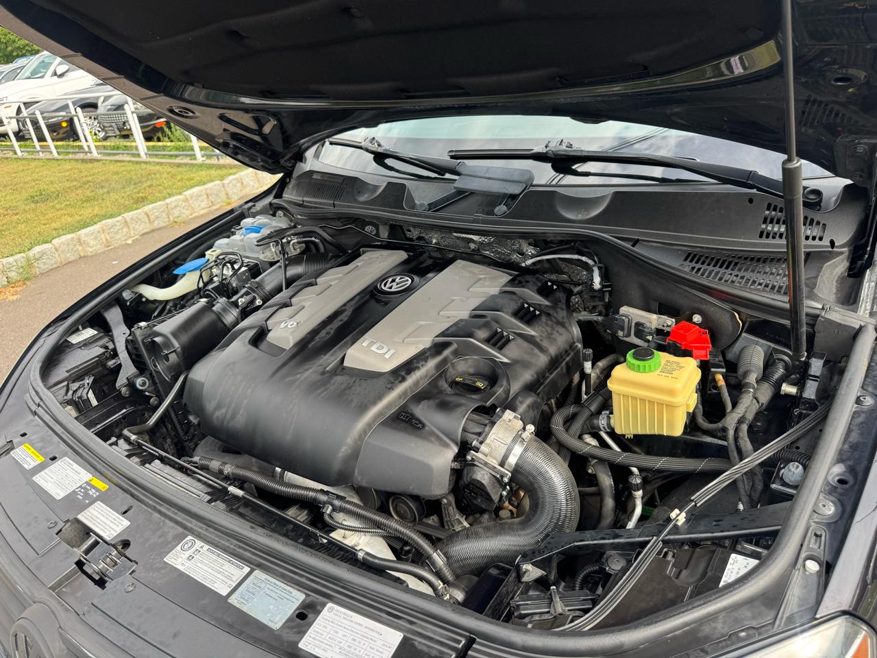 Volkswagen Touareg 4dr TDI Sport w/Technology 2016