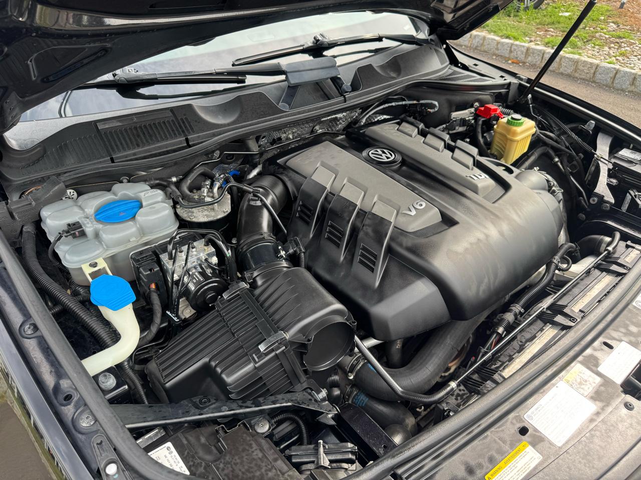 Volkswagen Touareg 4dr TDI Sport w/Technology 2016