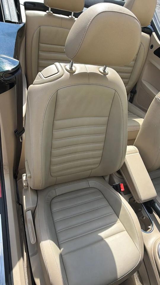 Volkswagen Beetle Convertible 2dr DSG 2.0T PZEV 2013