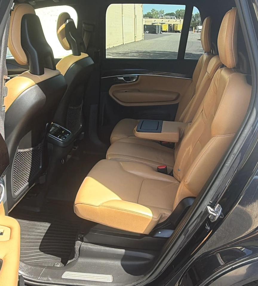 Volvo XC90 T6 AWD 7-Passenger Momentum 2017