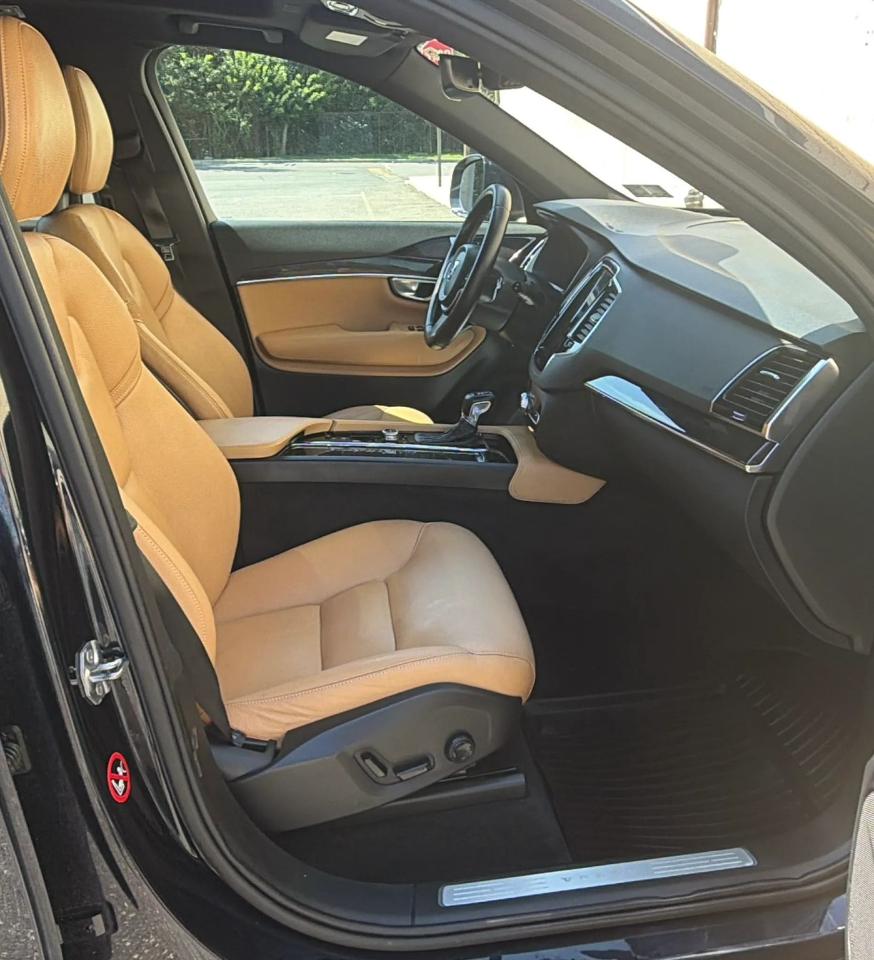 Volvo XC90 T6 AWD 7-Passenger Momentum 2017