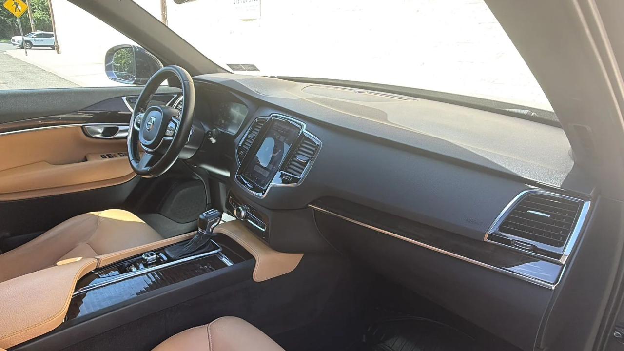 Volvo XC90 T6 AWD 7-Passenger Momentum 2017