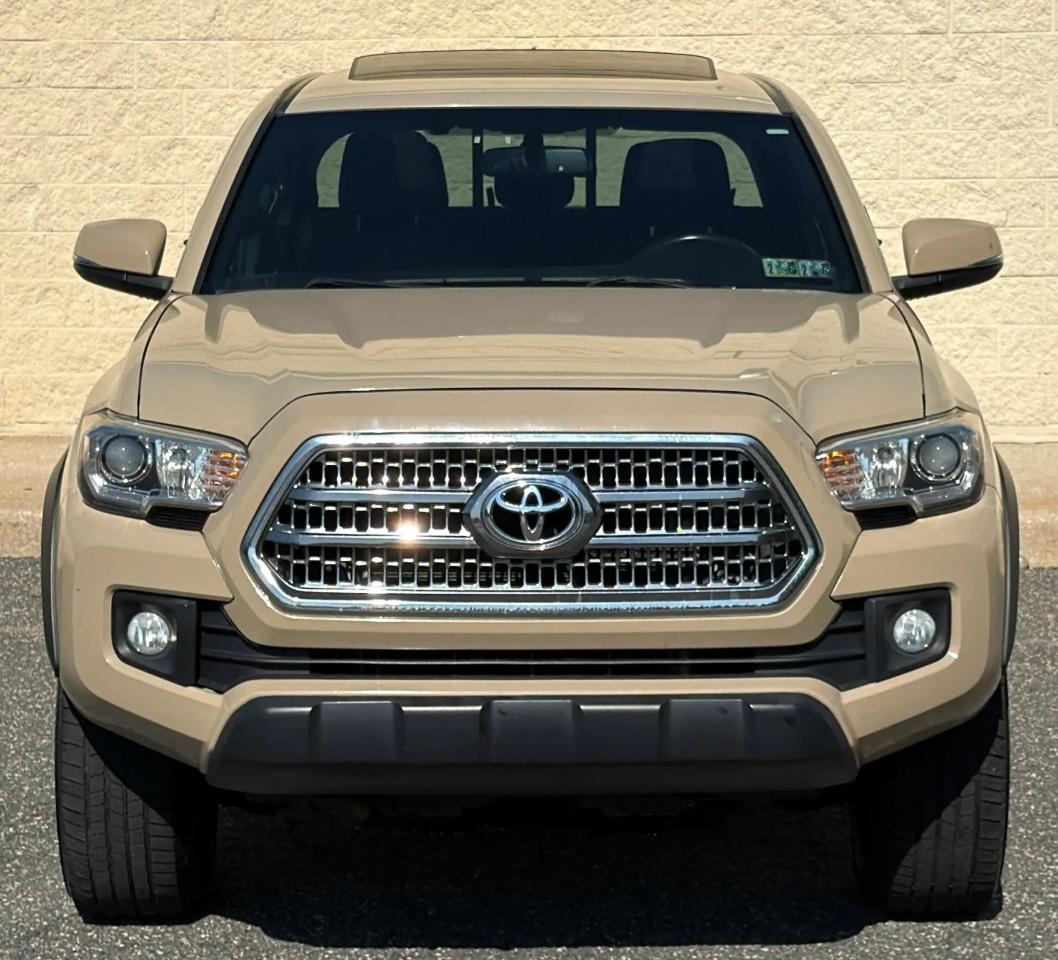 Toyota Tacoma 4WD Double Cab LB V6 AT TRD Off Road (Natl) 2016