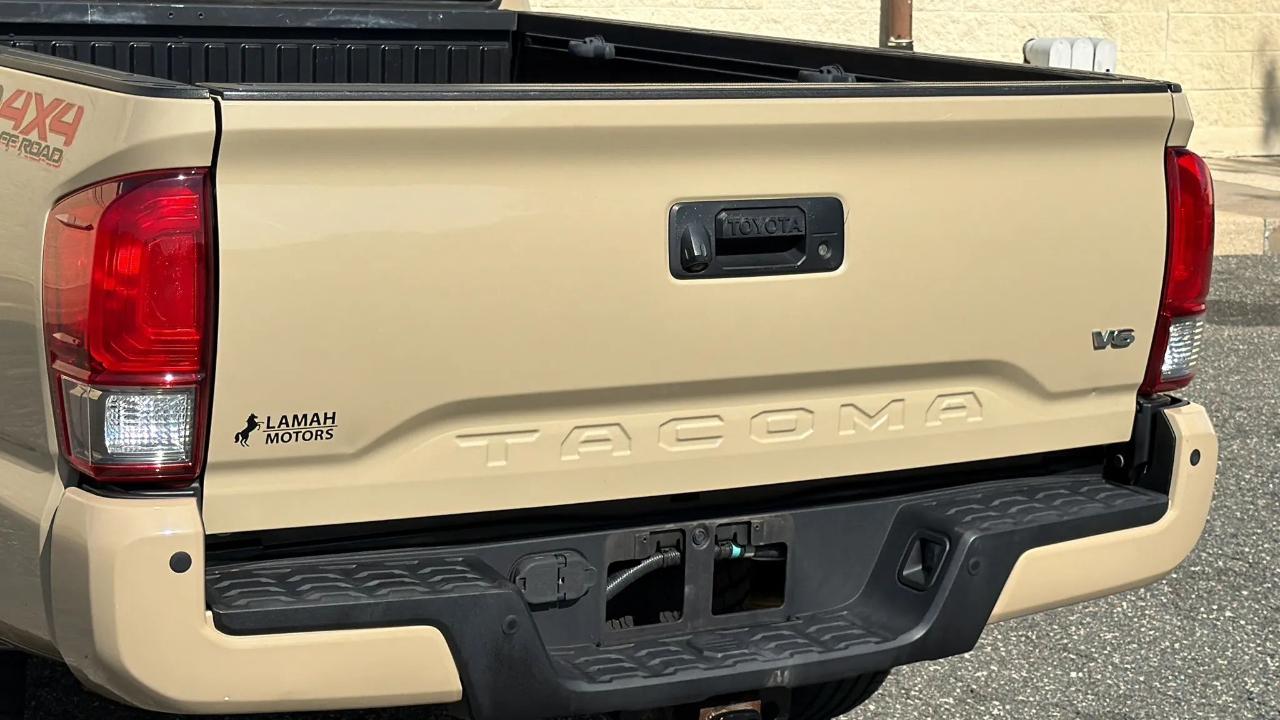 Toyota Tacoma 4WD Double Cab LB V6 AT TRD Off Road (Natl) 2016