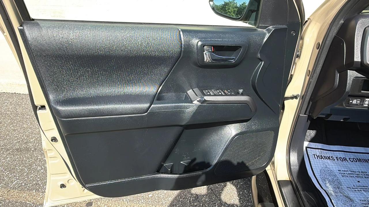 Toyota Tacoma 4WD Double Cab LB V6 AT TRD Off Road (Natl) 2016