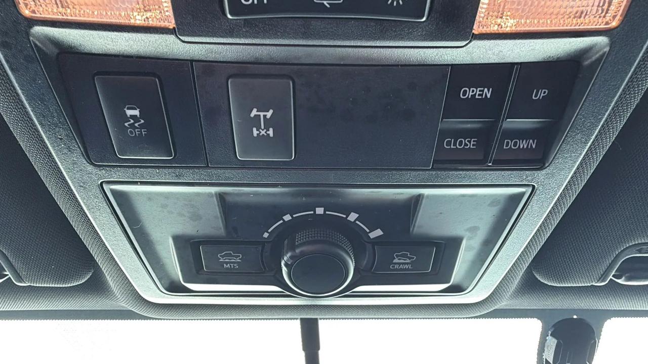 Toyota Tacoma 4WD Double Cab LB V6 AT TRD Off Road (Natl) 2016
