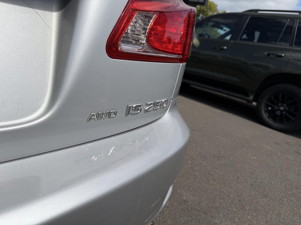 Lexus IS 250 4dr Sport Sdn Auto AWD 2012