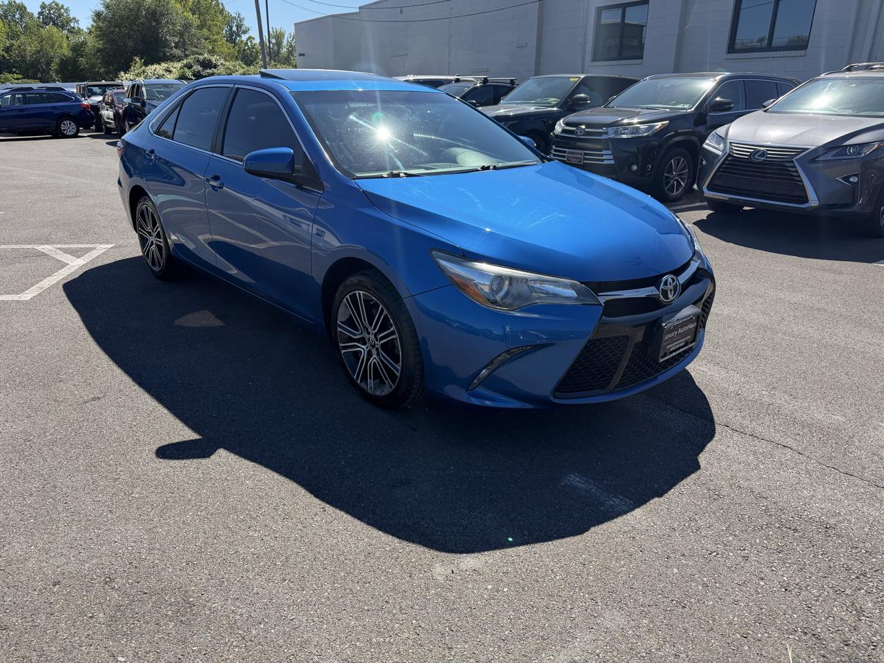 Toyota Camry 4dr Sdn I4 Auto SE w/Special Edition Pkg (Natl) 2016