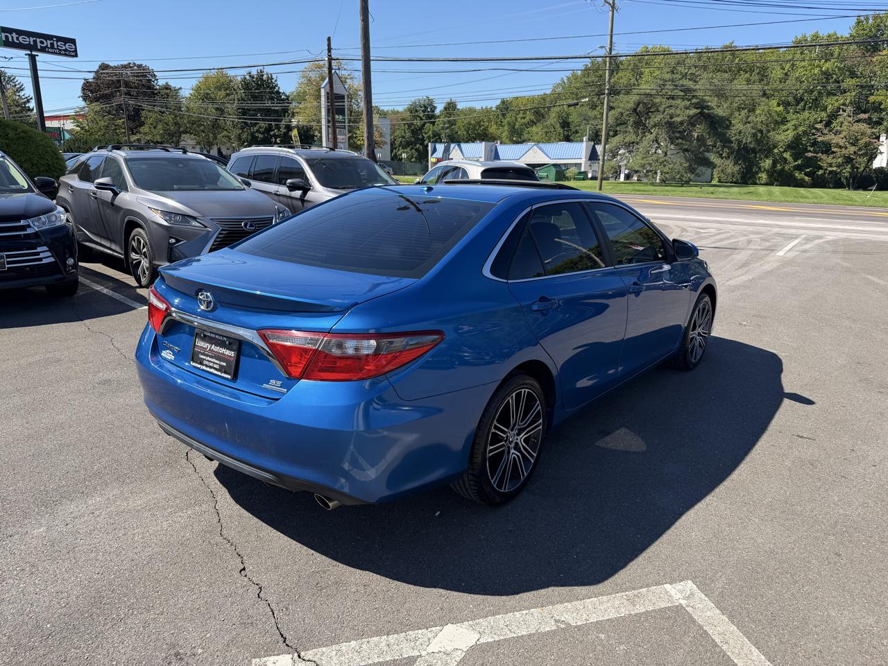 Toyota Camry 4dr Sdn I4 Auto SE w/Special Edition Pkg (Natl) 2016