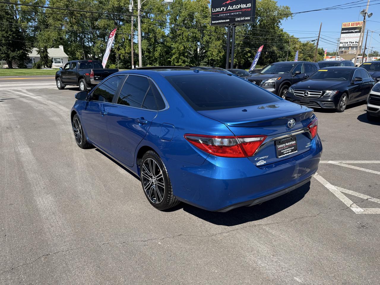 Toyota Camry 4dr Sdn I4 Auto SE w/Special Edition Pkg (Natl) 2016
