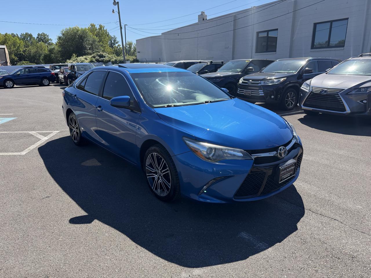 Toyota Camry 4dr Sdn I4 Auto SE w/Special Edition Pkg (Natl) 2016