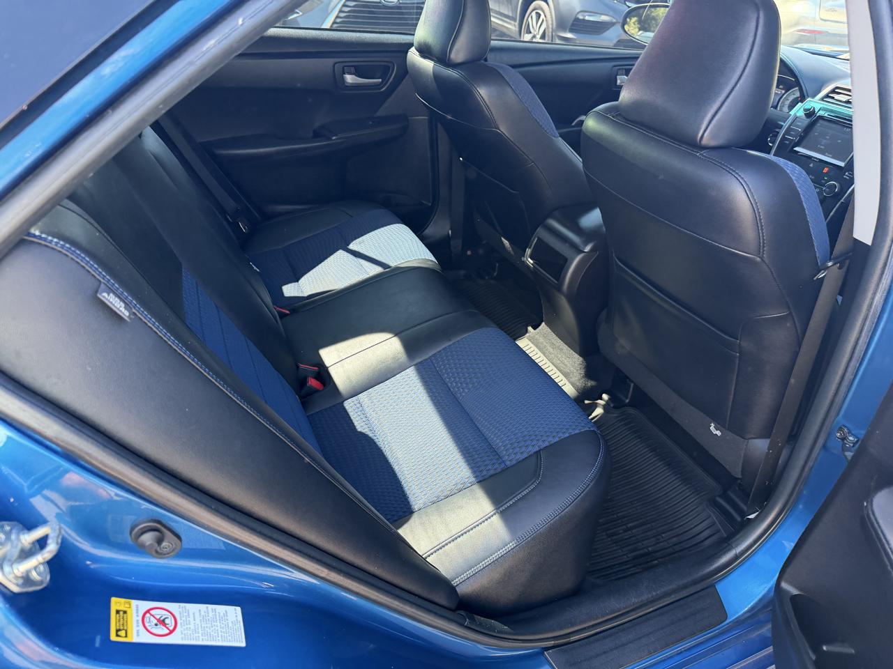 Toyota Camry 4dr Sdn I4 Auto SE w/Special Edition Pkg (Natl) 2016