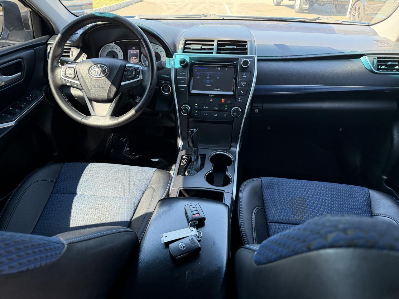 Toyota Camry 4dr Sdn I4 Auto SE w/Special Edition Pkg (Natl) 2016