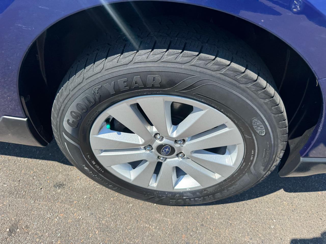 Subaru Outback 4dr Wgn 2.5i Premium 2015
