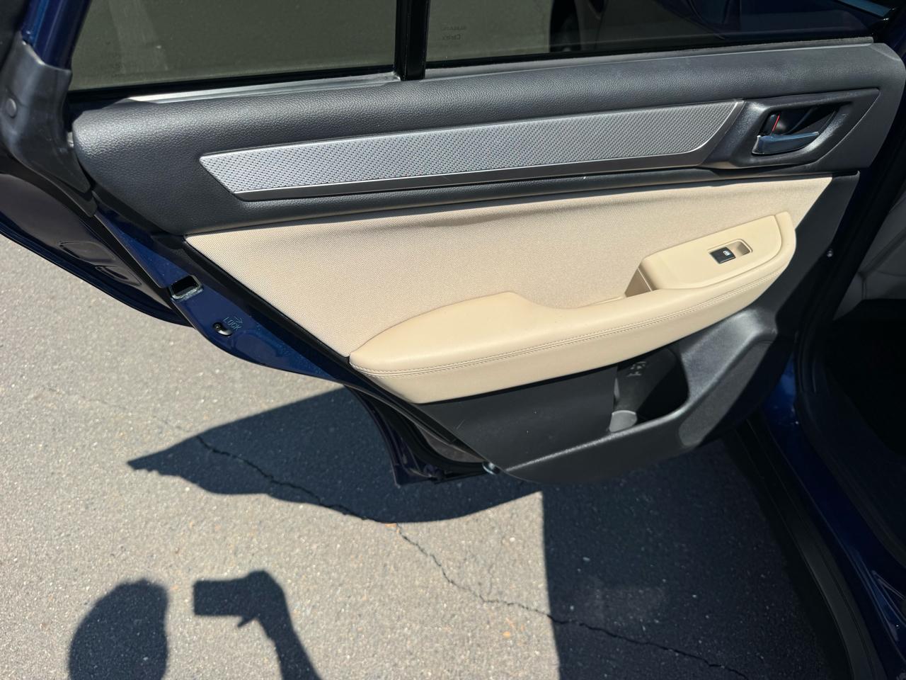 Subaru Outback 4dr Wgn 2.5i Premium 2015